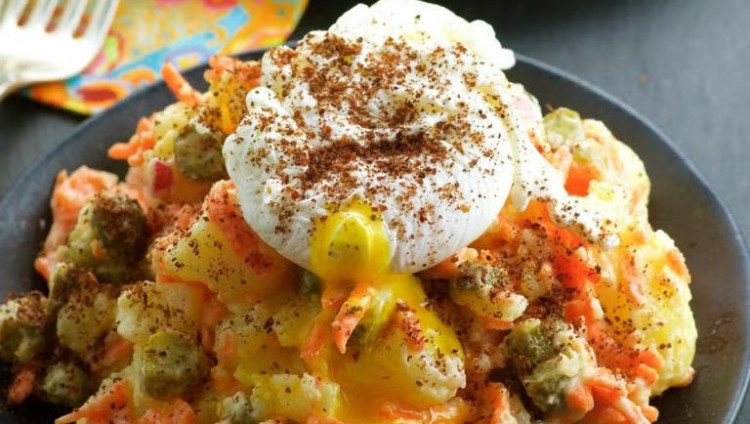 Готовим к Песаху: картофельный салат с яйцом-пашот