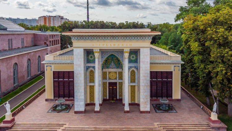 Блюда горско-еврейской кухни можно будет продегустировать на фестивале «Москва-Баку: два города любви» на ВДНХ