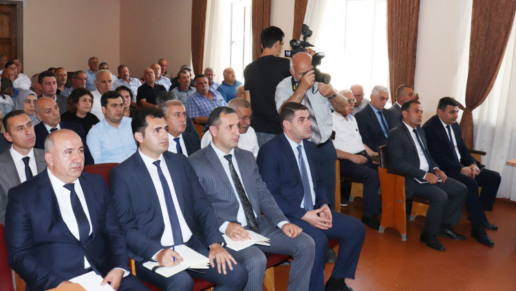 Выездной прием Исполнительной власти Губинского района состоялся в Красной Слободе