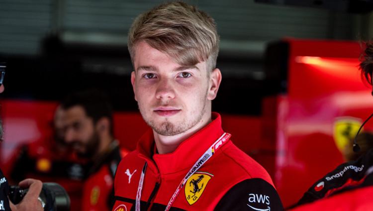 Роберт Шварцман выиграл гонку за команду Ferrari
