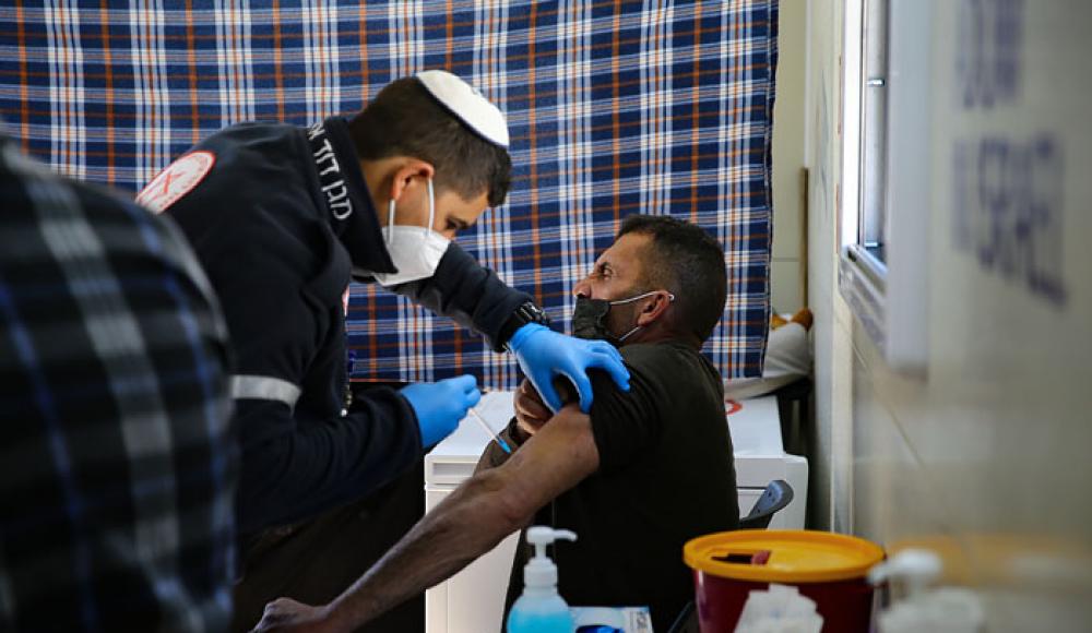Ревакцинация в Израиле может начаться в ближайшие дни