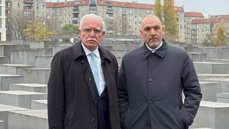 Глава МИД Палестинской автономии посетил в Берлине мемориал жертвам Холокоста