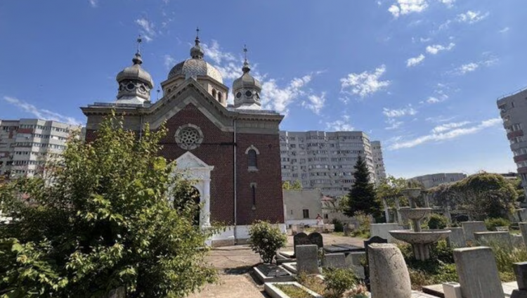 На еврейском кладбище в Румынии нашли могилу Адольфа Гитлера