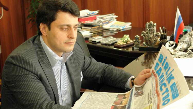Глава фонда СТМЭГИ поздравил газету «Birlik–Единство» с 145-й годовщиной Азербайджанской национальной печати