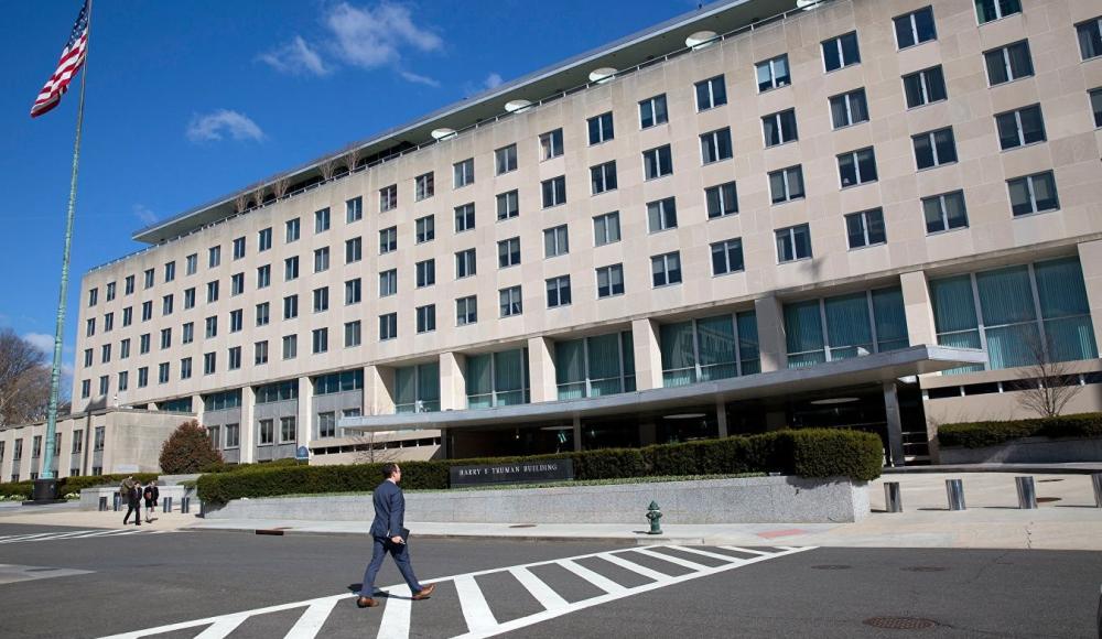 В здании Госдепа США неизвестный нарисовал большую свастику