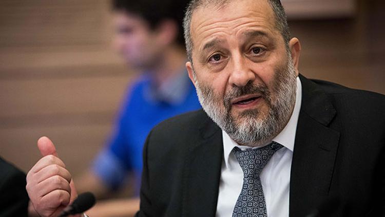 Дери: «Правительство уничтожает еврейский характер государства»