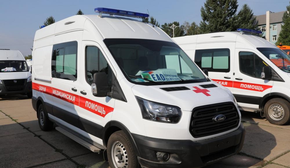 Скандал в ЕАО — медики скорой помощи отказались прививаться и уволились