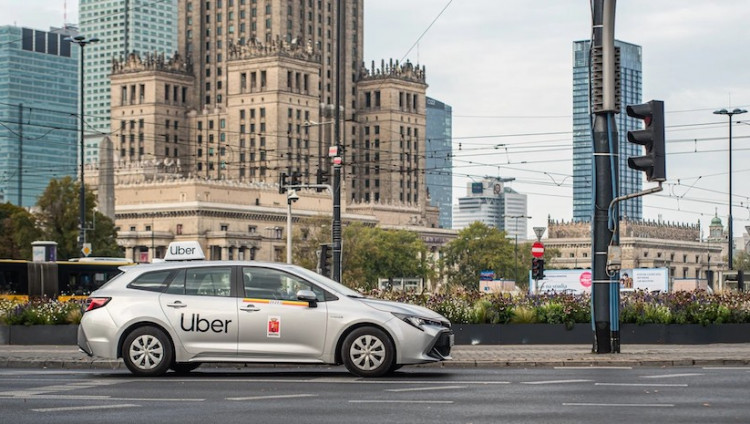 Водитель Uber в Варшаве отказался брать пассажира, потому что тот еврей