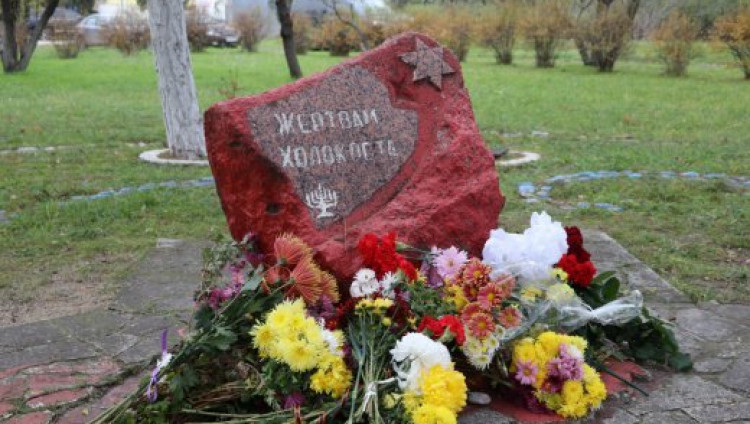 Феодосийцы почтили память евреев, расстрелянных в период нацистской оккупации города