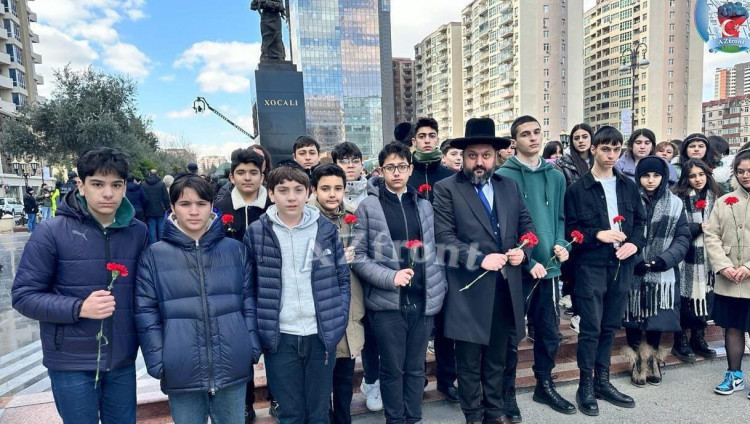 Учащиеся еврейской школы Баку посетили мемориал «Крик Матери»