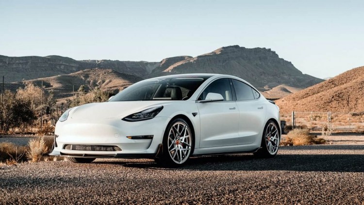 Израиль получил крупнейшую в истории партию электромобилей Tesla