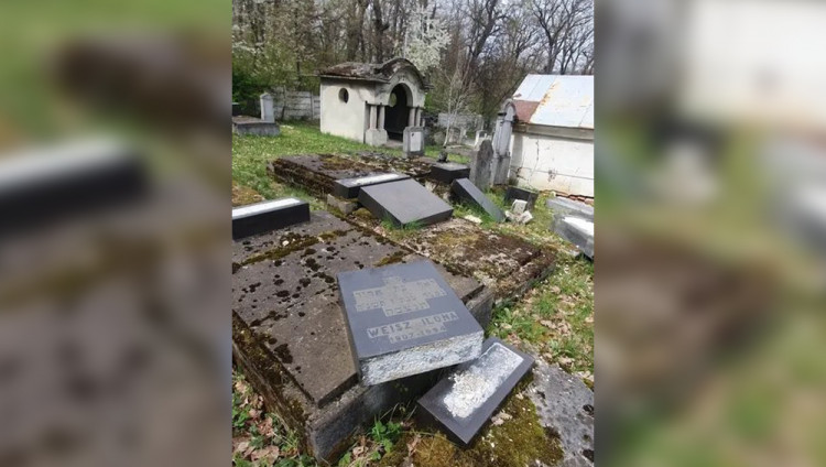 В Румынии неизвестными осквернено еврейское кладбище 