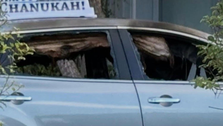 В Мельбурне в Рождество подожгли автомобиль раввина, украшенный к Хануке