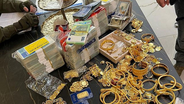 Два адвоката подозреваются в нанесении ущерба Израилю на 850 млн шекелей