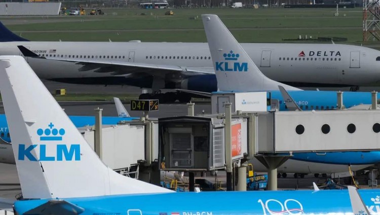 19 ортодоксальных евреек подали в суд на Delta и KLM за дискриминацию на почве антисемитизма