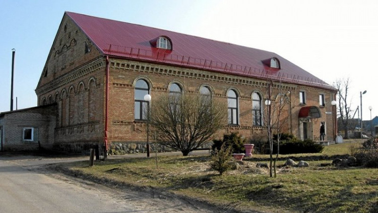 Под Гродно продают здание Радуньской ешивы, из которой вышли 12 главных раввинов стран мира