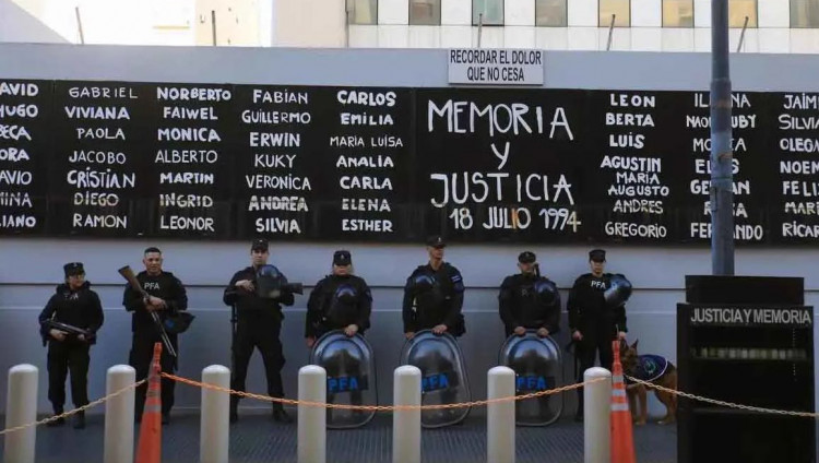 Аргентина признала Иран и «Хезболлу» виновными в теракте в еврейском центре AMIA 30 лет назад