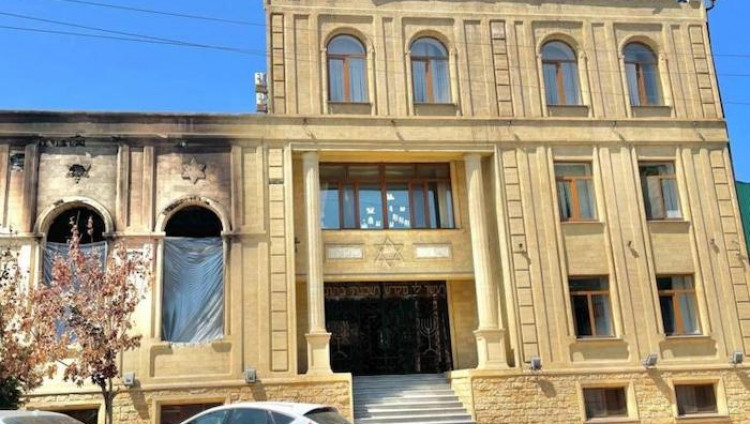 Пострадавшую при теракте синагогу в Дербенте оборудуют пуленепробиваемыми окнами