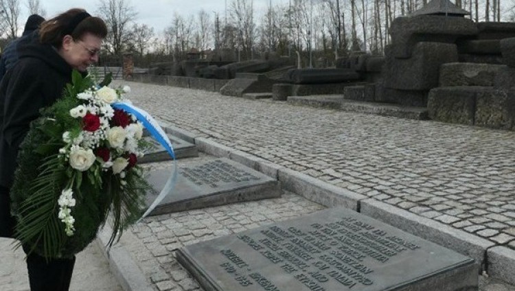 Министр культуры Греции почтила память греческих евреев, погибших в Аушвице