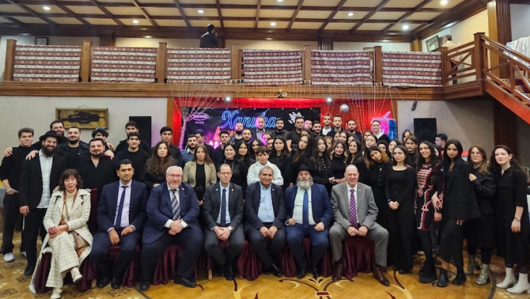 Молодёжная организация YAHAD Baku отметила Хануку