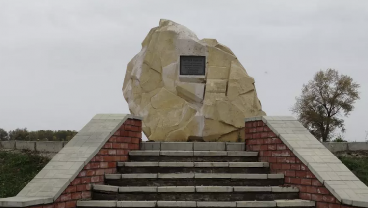 На Ставрополье отреставрировали памятник жертвам Холокоста