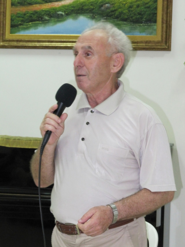 1280px-Viktor_Gin.jpg 1280px-Viktor_Gin.jpg