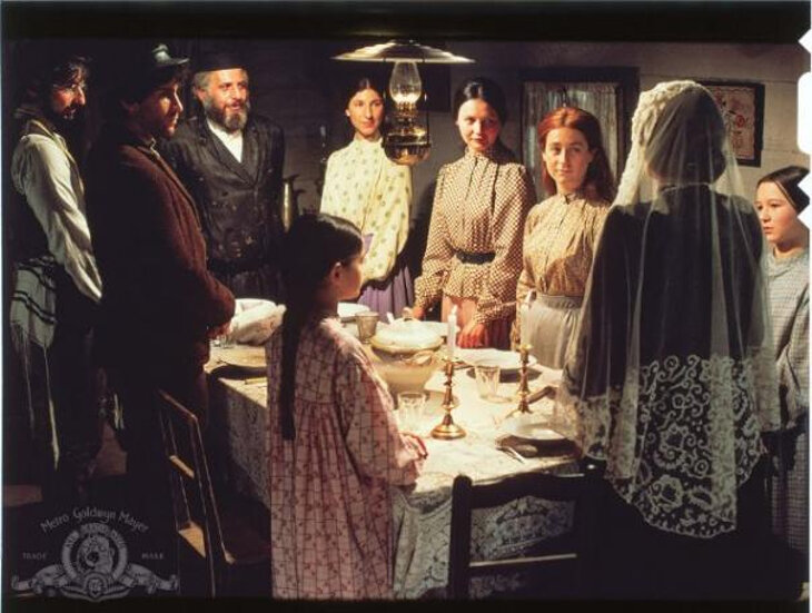 What-Fiddler-on-the-Roof-Gets-Right_htm_c5de8ac2d4afe55c.jpg