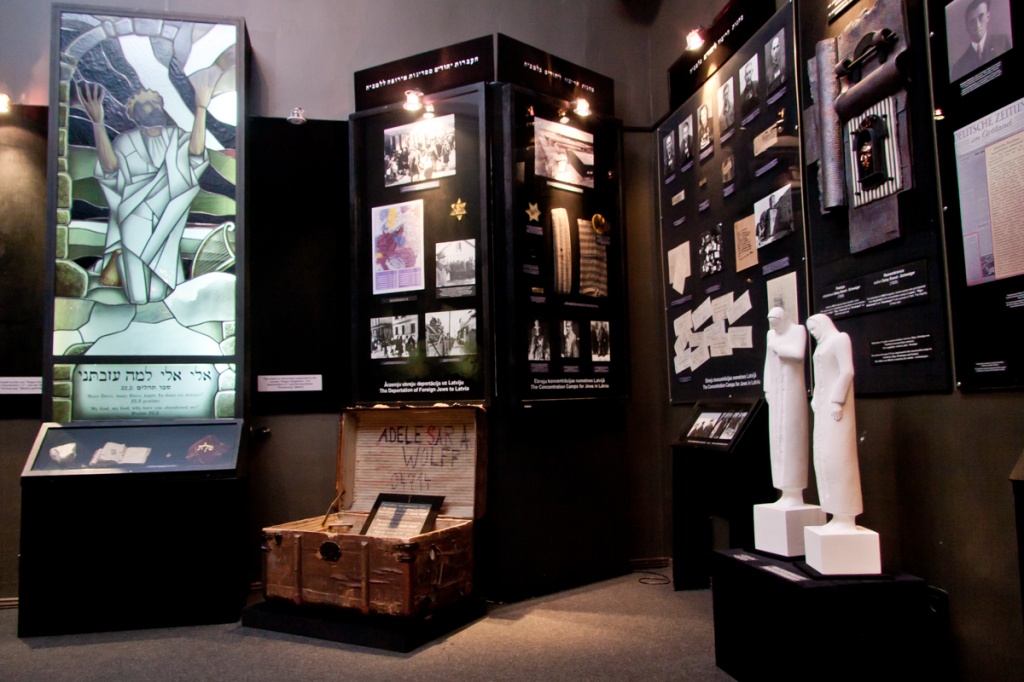 Holocaust exhibition_MG_9628.jpg