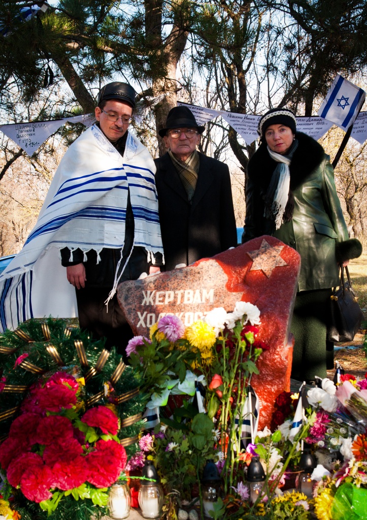 Шай Маркович Гольденберг с дочерью Мариной и сыном Марком 4.12.2011 г..jpg