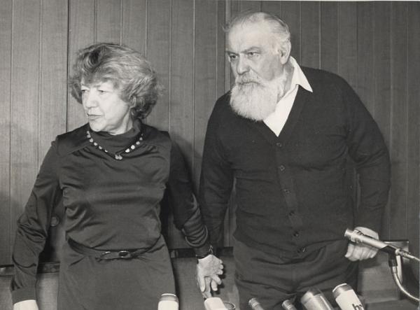 K_1.1981._Yanvar._Kopelevy_uznali_o_lishenii_grazhdanstva.jpg K_1.1981._Yanvar._Kopelevy_uznali_o_lishenii_grazhdanstva.jpg