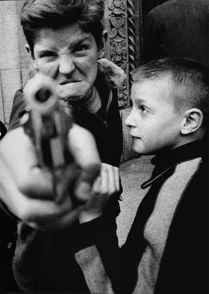 gankster-nyu-jork-1955-god-fotograf-uilyam-klyajn_large.jpg