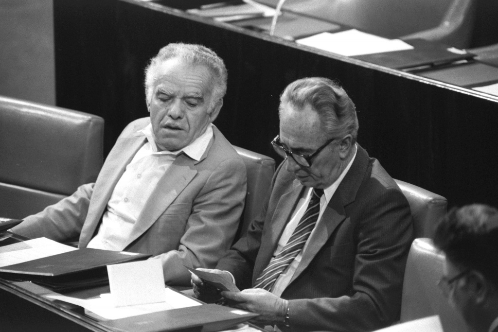 Flickr_-_Government_Press_Office_(GPO)_-_Shamir_and_Peres.jpg