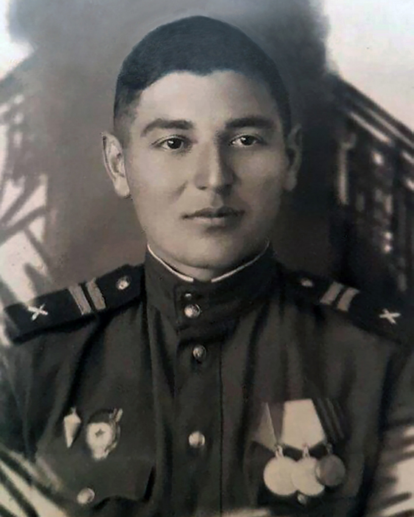 Младший сержант А.М. Гринзайд. (1).jpg Младший сержант А.М. Гринзайд. (1).jpg