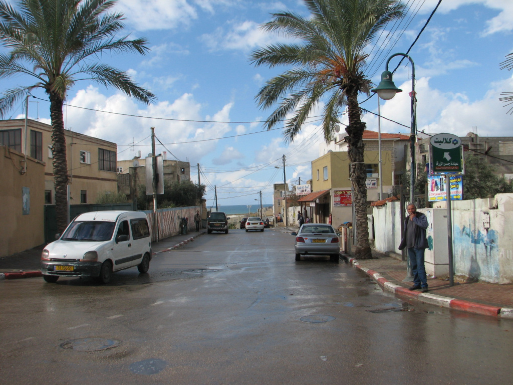 Street_in_Jisr.jpg Street_in_Jisr.jpg