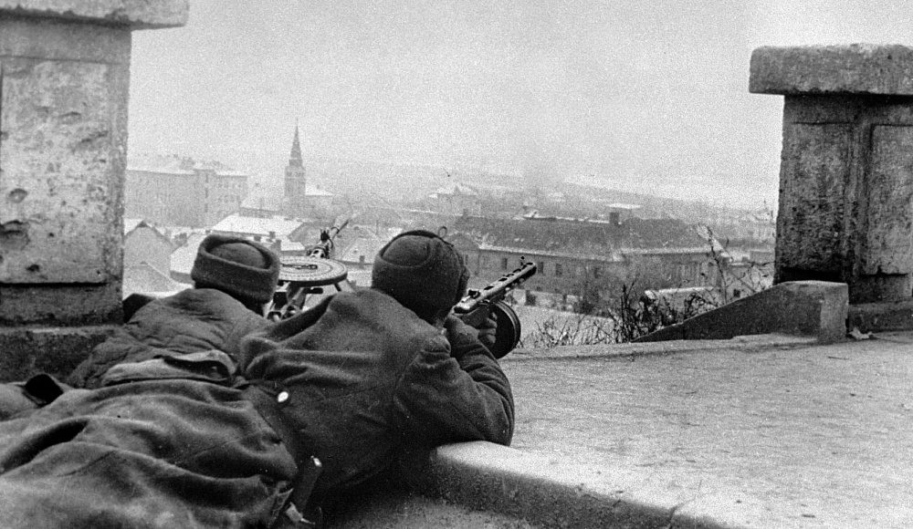 В Венгрии почтили память солдат Красной армии, освободивших узников гетто