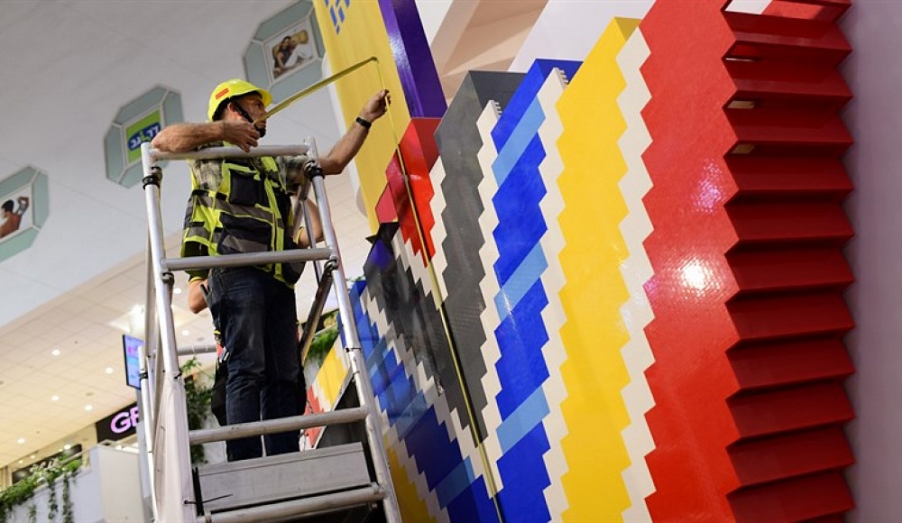 В Тель-Авиве собрали самую большую в мире ханукию из LEGO