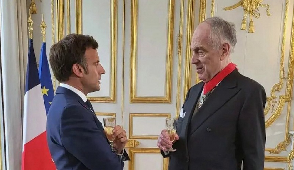 Макрон наградил главу Всемирного еврейского конгресса орденом Почетного легиона