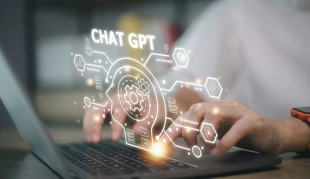 Искусственный интеллект, подобный ChatGPT, может усугубить антисемитизм в США, считает большинство американцев
