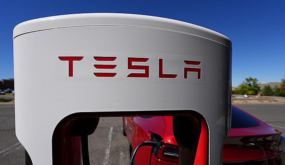Tesla открыла в Израиле точки зарядки нового поколения