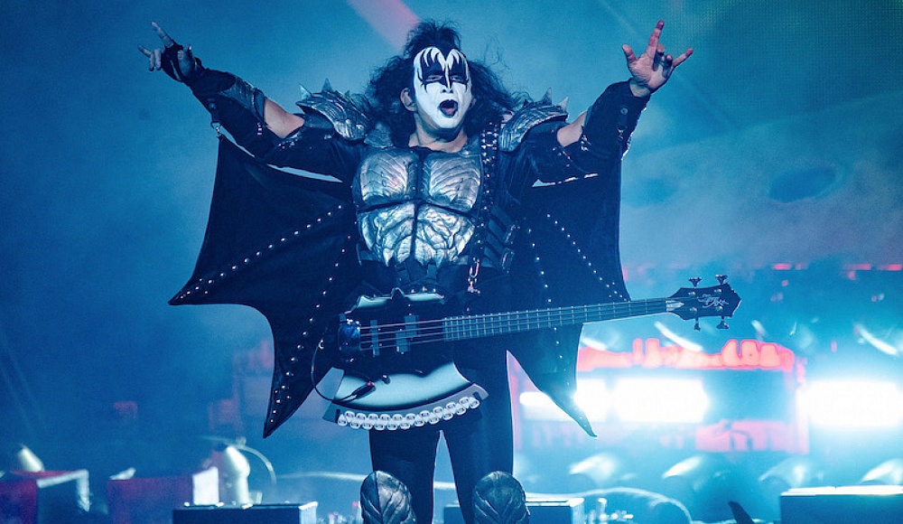 Лидер Kiss предложил почтить память жертв Холокоста рок-фестивалем Never Again