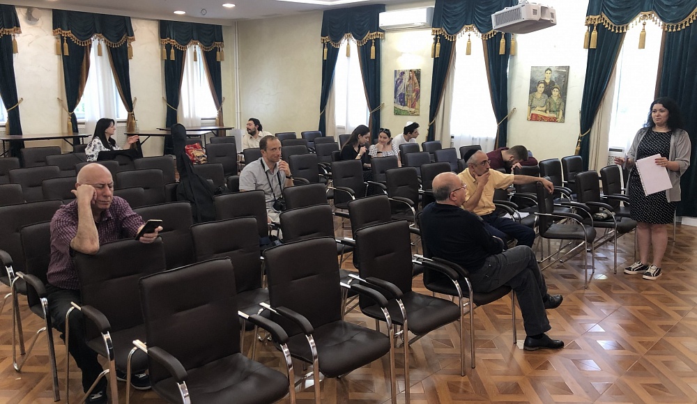 Премьеру спектакля на джуури готовят в ОГЕ