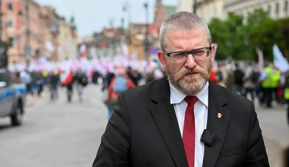 Прокуратура Польши расследует заявление евродепутата Гжегожа Брауна, назвавшего газовые камеры Освенцима «фейком»