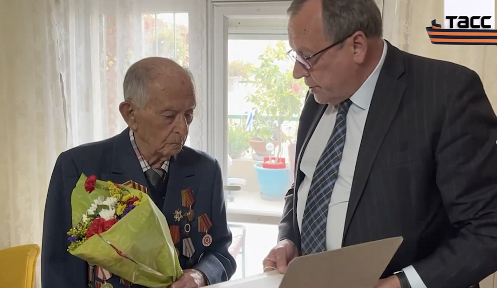 Посол РФ в Израиле поздравил с Днем Победы 101-летнего ветерана ВОВ
