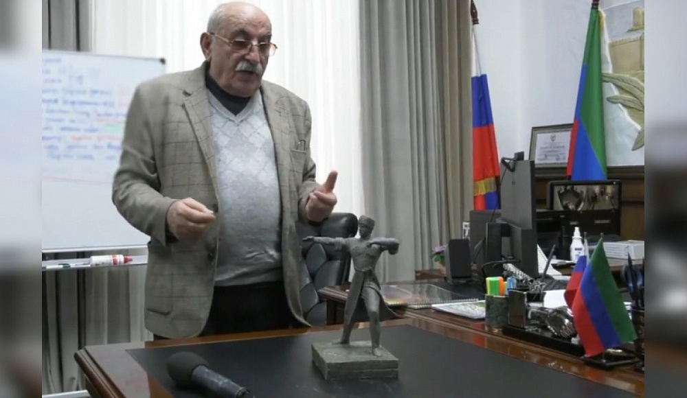 В Дербенте установят памятник отцу певицы Жасмин